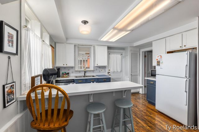 334 Central Avenue, Holland, MI 49423