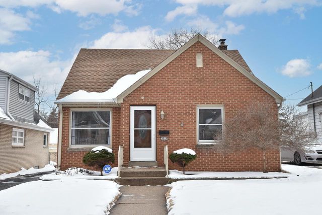 3019 N 74th STREET, Milwaukee, WI 53210
