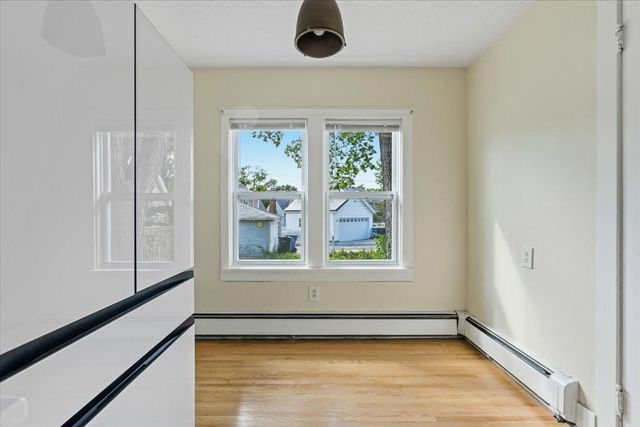 712 Cedar Lake Road S, Minneapolis, MN 55405