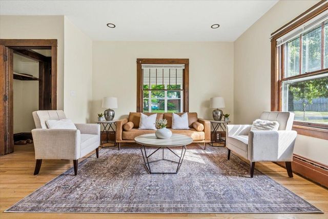 712 Cedar Lake Road S, Minneapolis, MN 55405