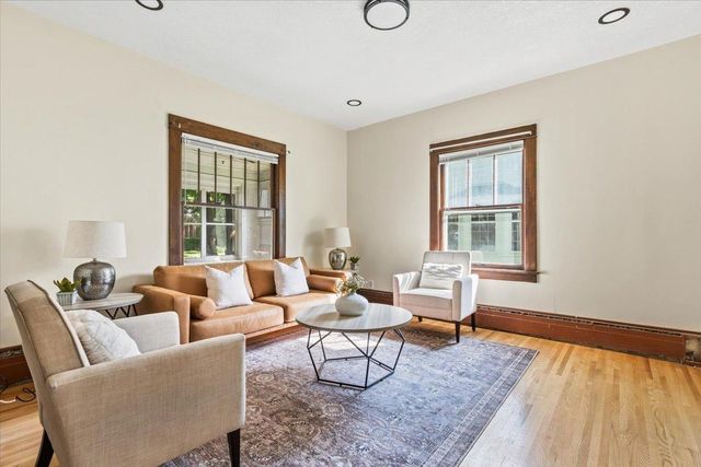 712 Cedar Lake Road S, Minneapolis, MN 55405
