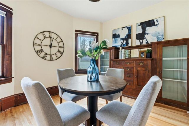712 Cedar Lake Road S, Minneapolis, MN 55405