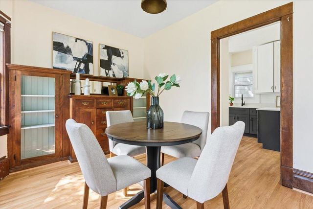 712 Cedar Lake Road S, Minneapolis, MN 55405
