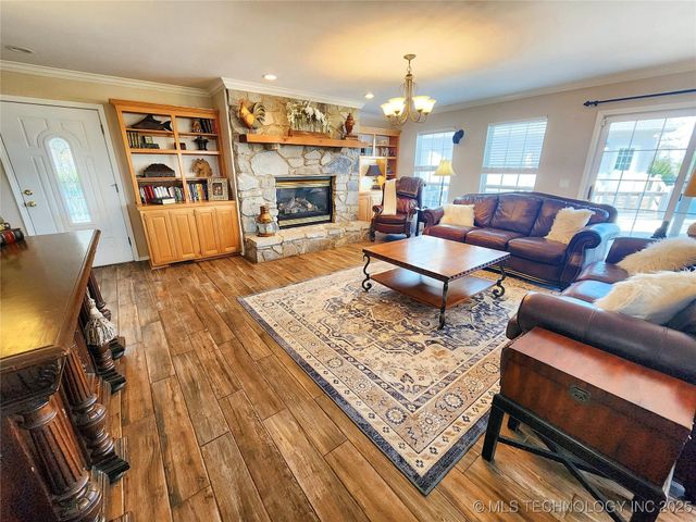 20136 W Chicken Creek Road, Cookson, OK 74427