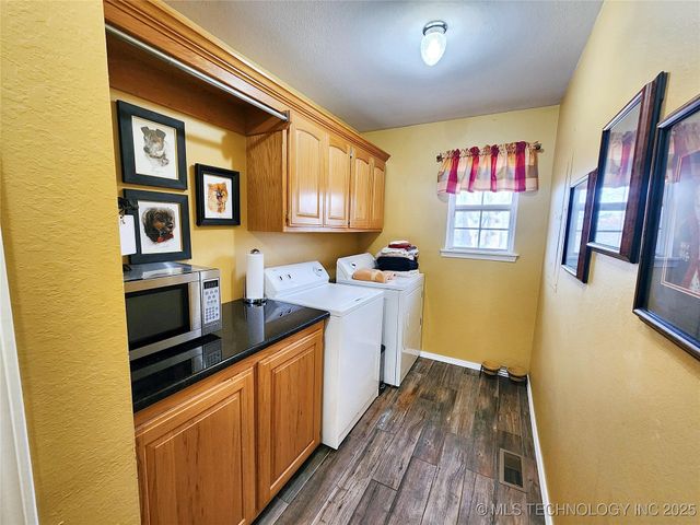 20136 W Chicken Creek Road, Cookson, OK 74427