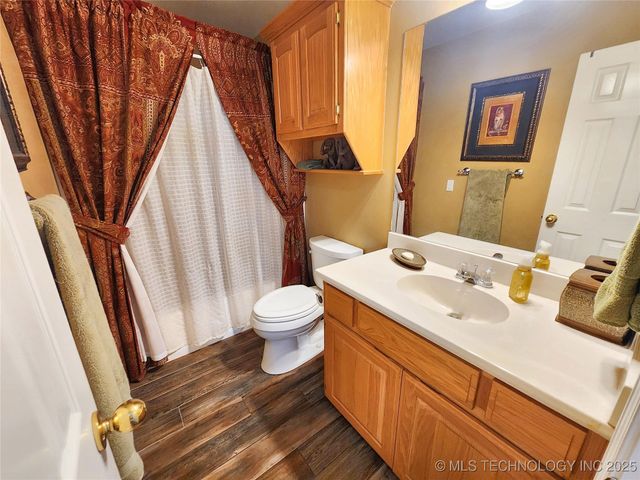 20136 W Chicken Creek Road, Cookson, OK 74427