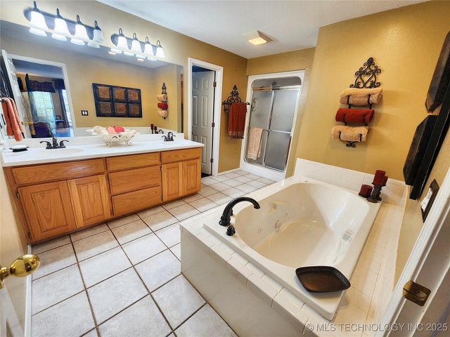 20136 W Chicken Creek Road, Cookson, OK 74427