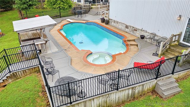 20136 W Chicken Creek Road, Cookson, OK 74427