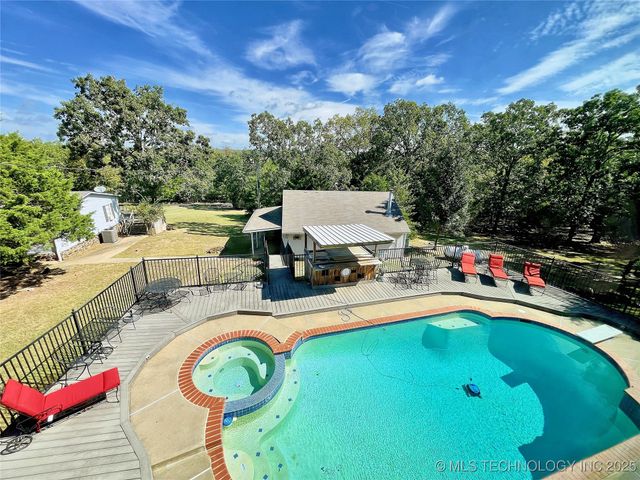 20136 W Chicken Creek Road, Cookson, OK 74427