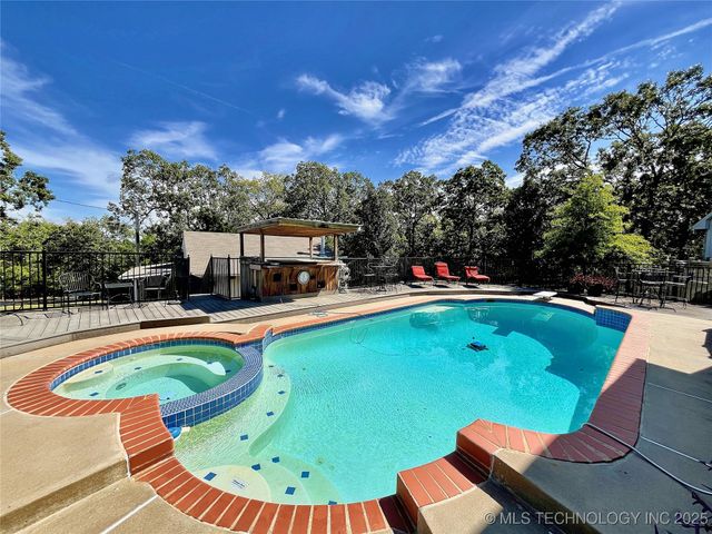 20136 W Chicken Creek Road, Cookson, OK 74427