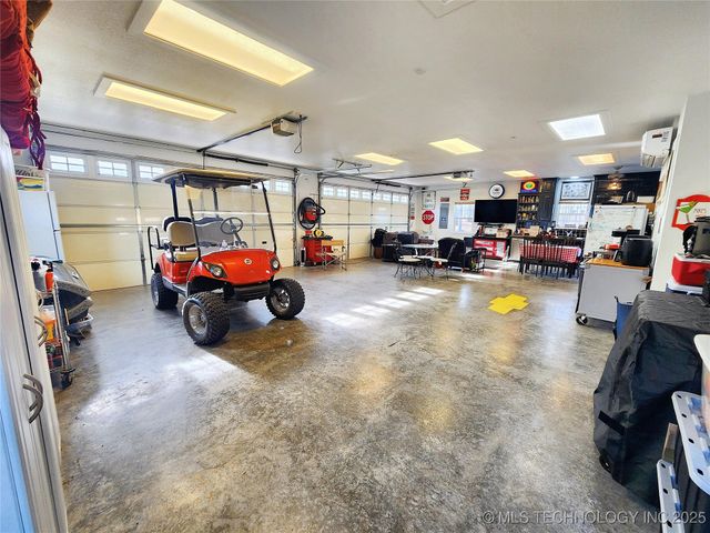 20136 W Chicken Creek Road, Cookson, OK 74427