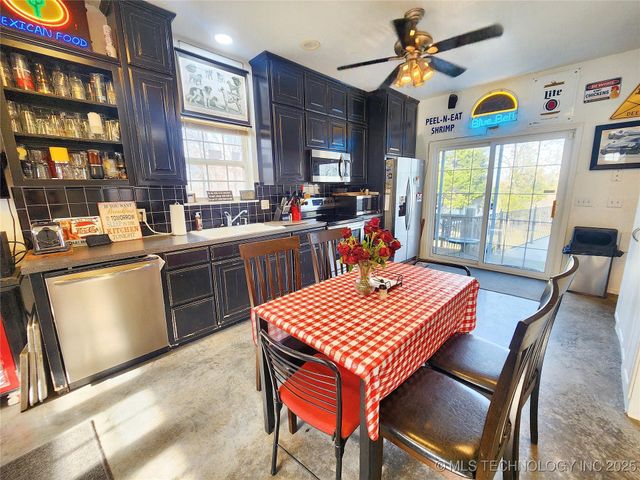 20136 W Chicken Creek Road, Cookson, OK 74427