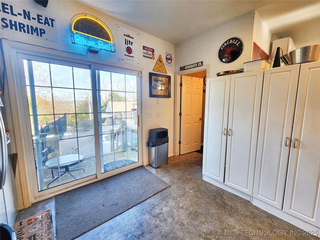 20136 W Chicken Creek Road, Cookson, OK 74427