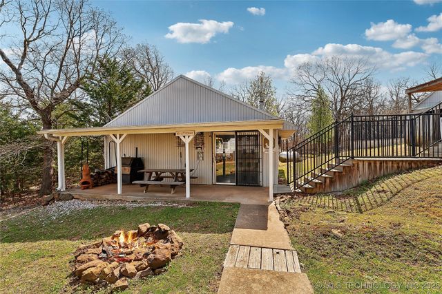 20136 W Chicken Creek Road, Cookson, OK 74427