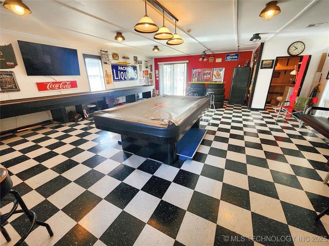 20136 W Chicken Creek Road, Cookson, OK 74427