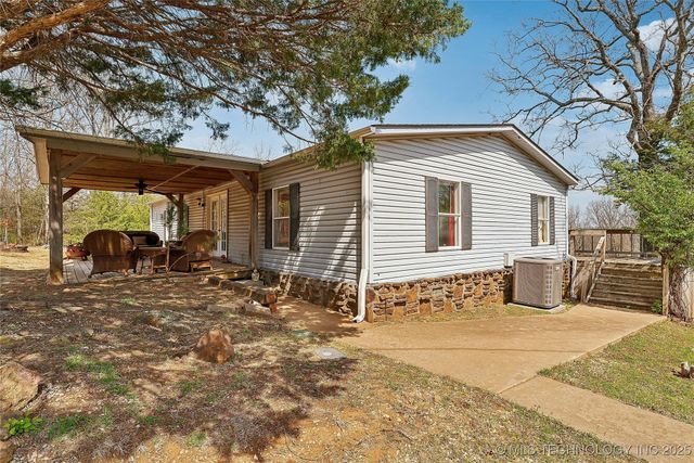 20136 W Chicken Creek Road, Cookson, OK 74427