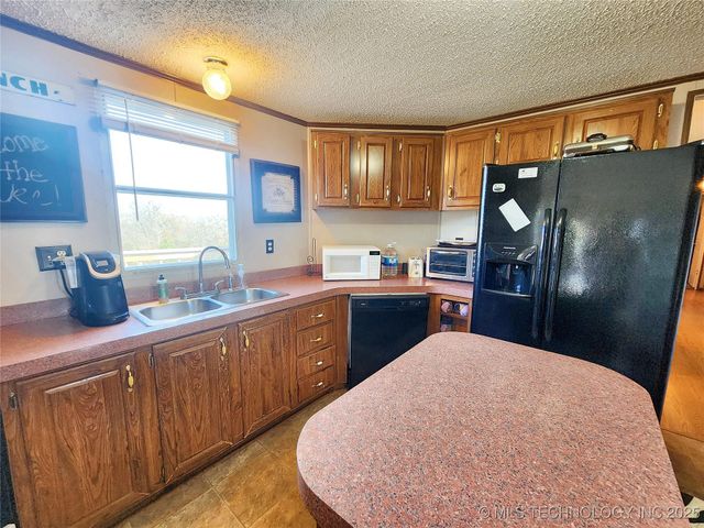 20136 W Chicken Creek Road, Cookson, OK 74427