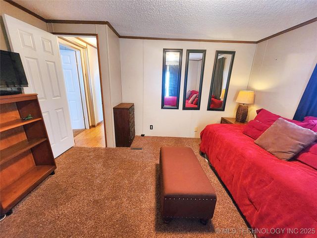 20136 W Chicken Creek Road, Cookson, OK 74427