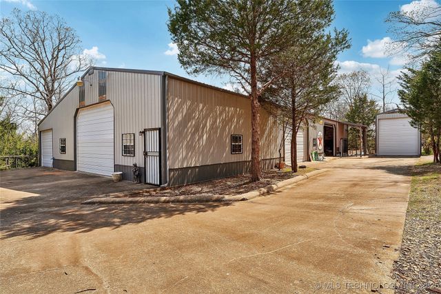20136 W Chicken Creek Road, Cookson, OK 74427