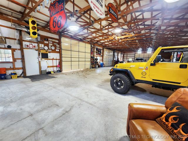 20136 W Chicken Creek Road, Cookson, OK 74427