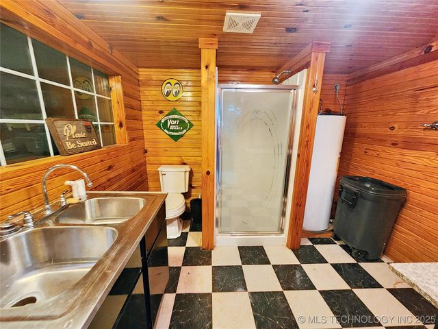 20136 W Chicken Creek Road, Cookson, OK 74427