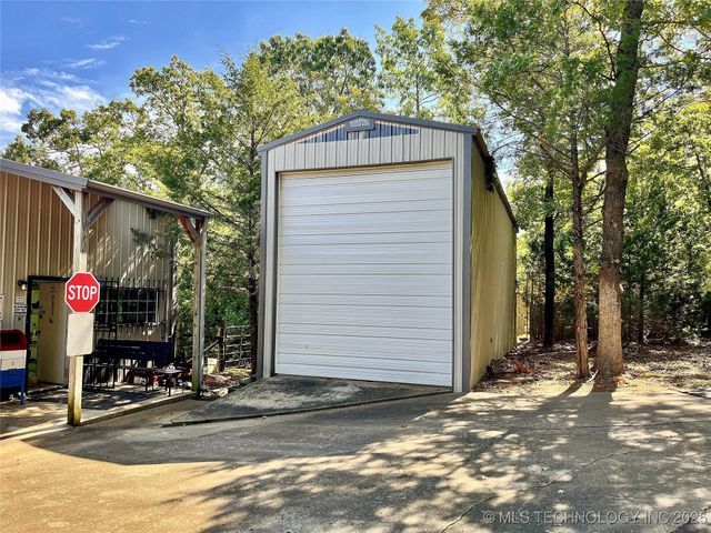 20136 W Chicken Creek Road, Cookson, OK 74427