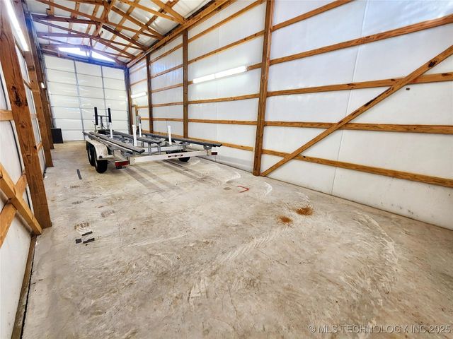 20136 W Chicken Creek Road, Cookson, OK 74427