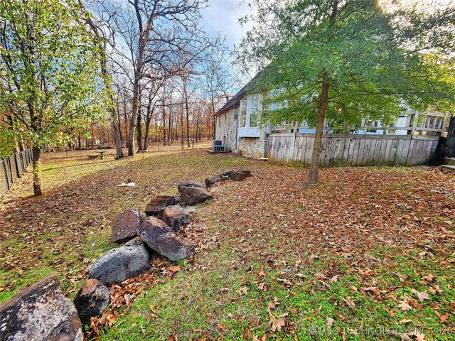 20136 W Chicken Creek Road, Cookson, OK 74427