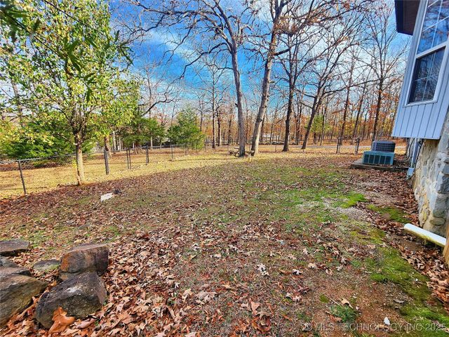 20136 W Chicken Creek Road, Cookson, OK 74427