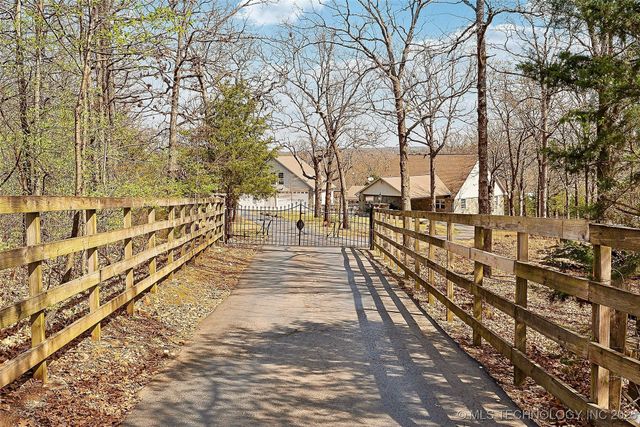 20136 W Chicken Creek Road, Cookson, OK 74427