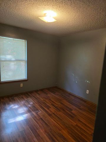 1001 N 13th Avenue, Ozark, MO 65721