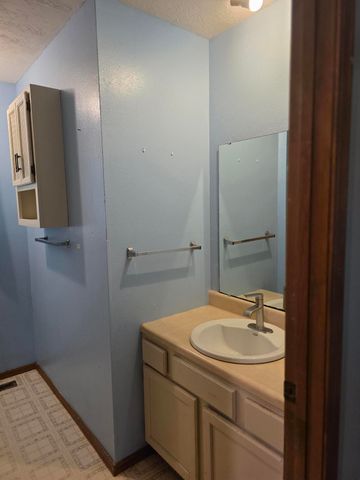 1001 N 13th Avenue, Ozark, MO 65721