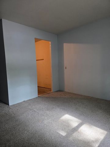 1001 N 13th Avenue, Ozark, MO 65721
