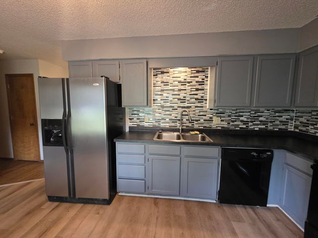 1001 N 13th Avenue, Ozark, MO 65721