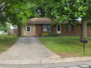 1001 N 13th Avenue, Ozark, MO 65721