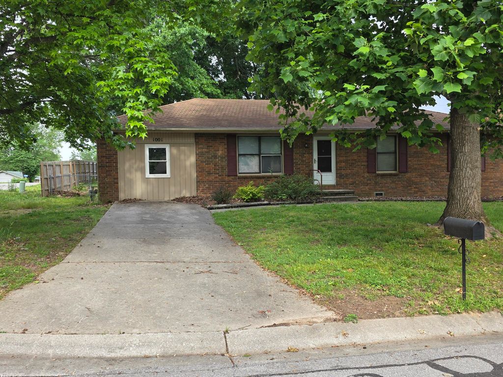 1001 N 13th Avenue, Ozark, MO 65721