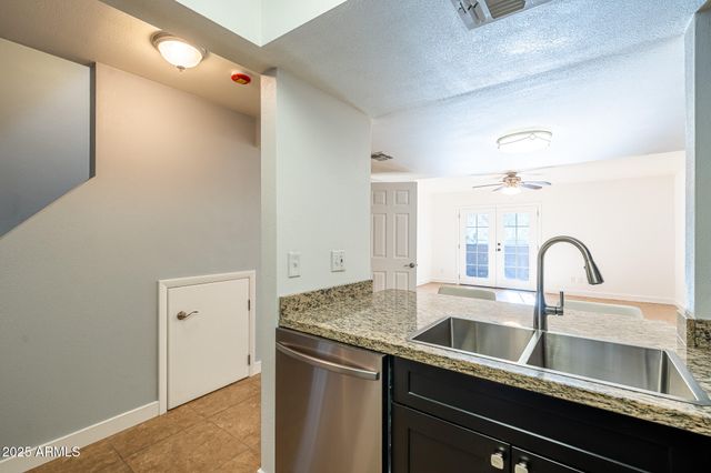 1601 W SUNNYSIDE Drive 127, Phoenix, AZ 85029