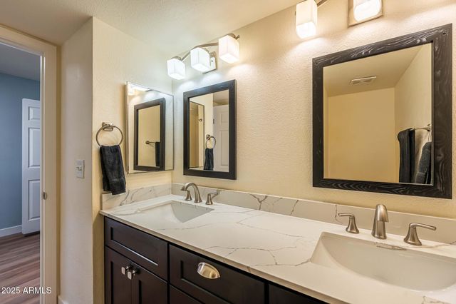 1601 W SUNNYSIDE Drive 127, Phoenix, AZ 85029