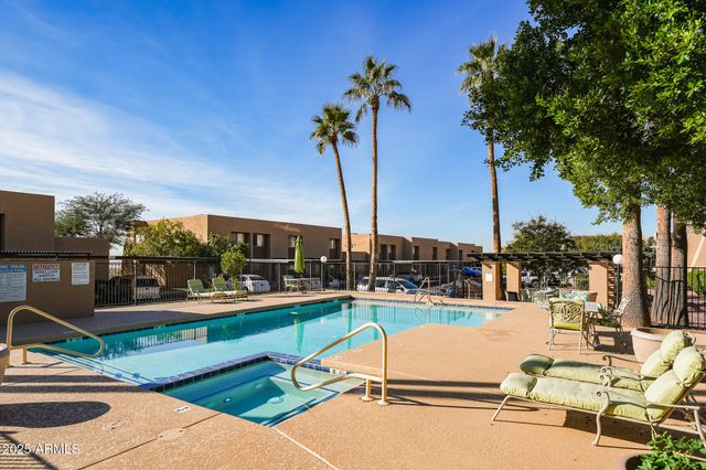 1601 W SUNNYSIDE Drive 127, Phoenix, AZ 85029