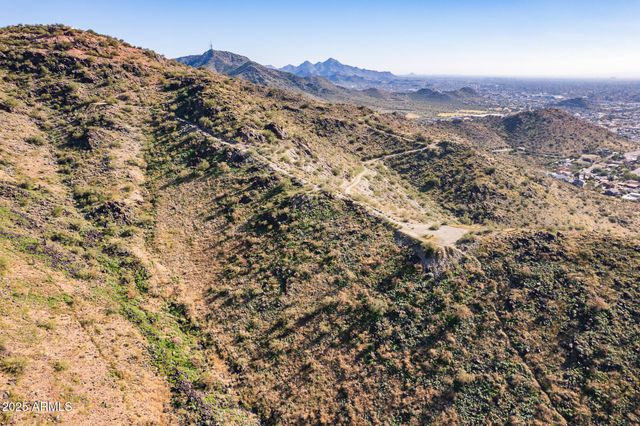 1601 W SUNNYSIDE Drive 127, Phoenix, AZ 85029