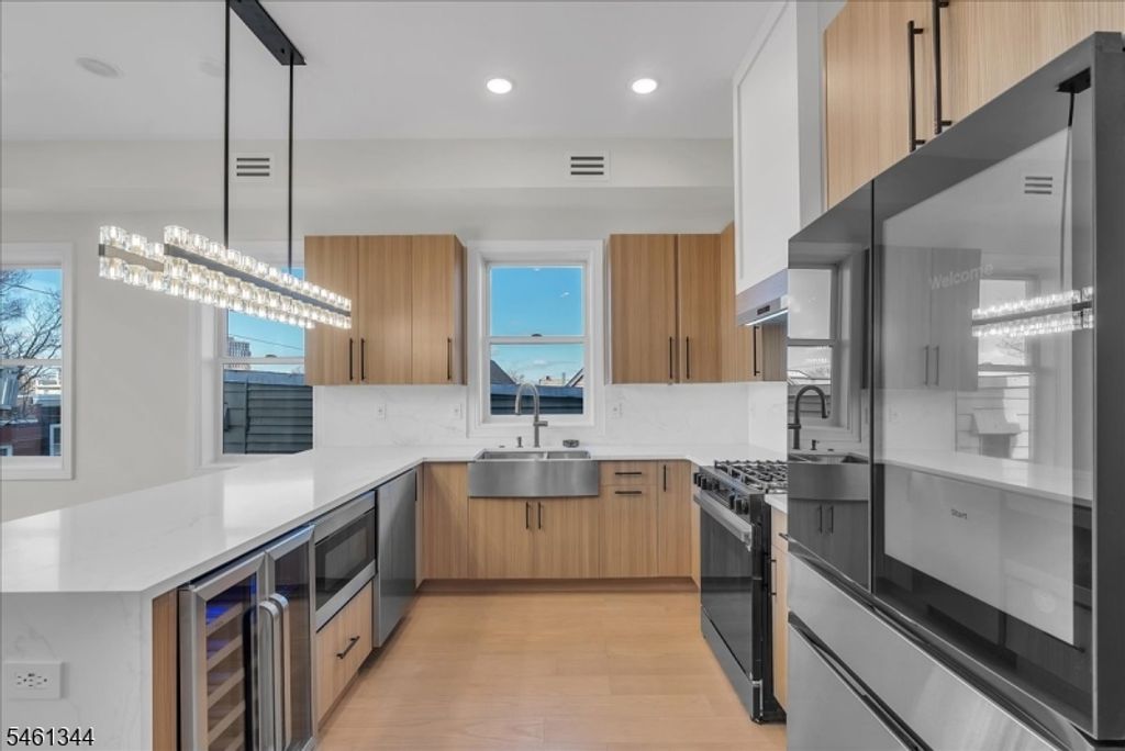 206 Clendenny Ave, Jersey City, NJ 07304 — photo 4