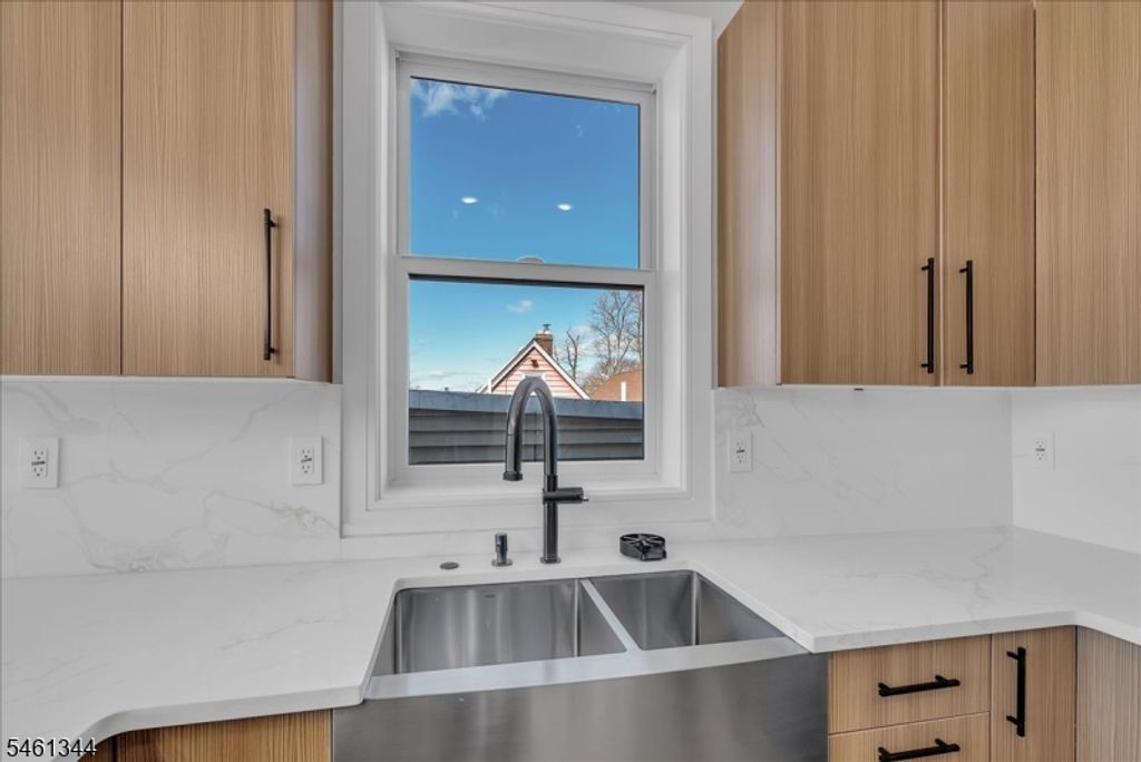 206 Clendenny Ave, Jersey City, NJ 07304 — photo 5