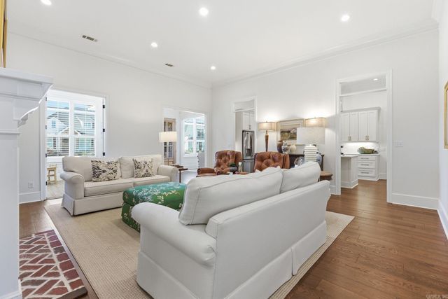 806 Nature Way, Benton, AR 72019