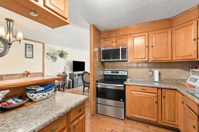 8401 Horton Avenue, Urbandale, IA 50322