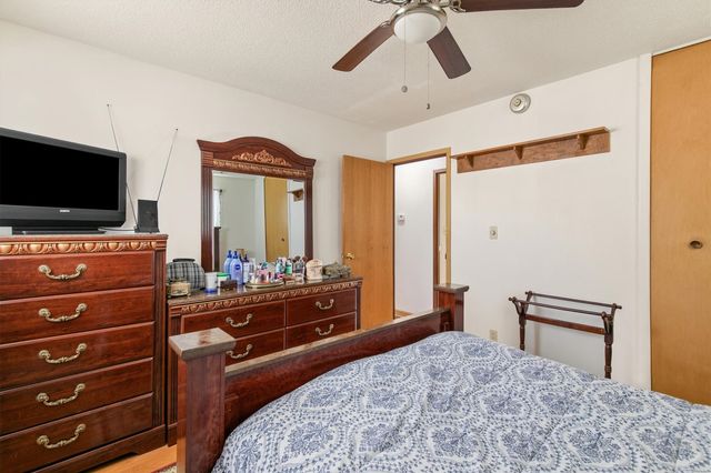 8401 Horton Avenue, Urbandale, IA 50322