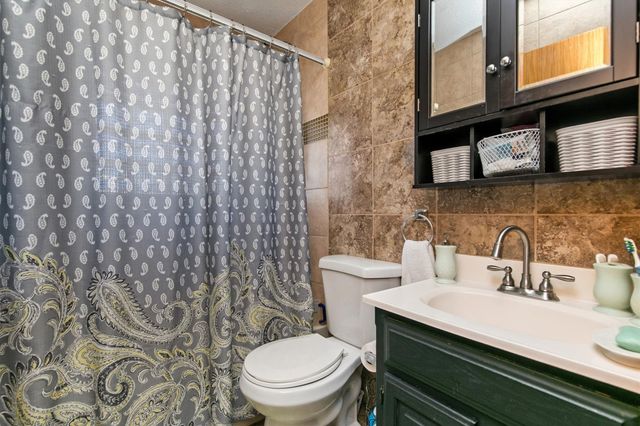 8401 Horton Avenue, Urbandale, IA 50322