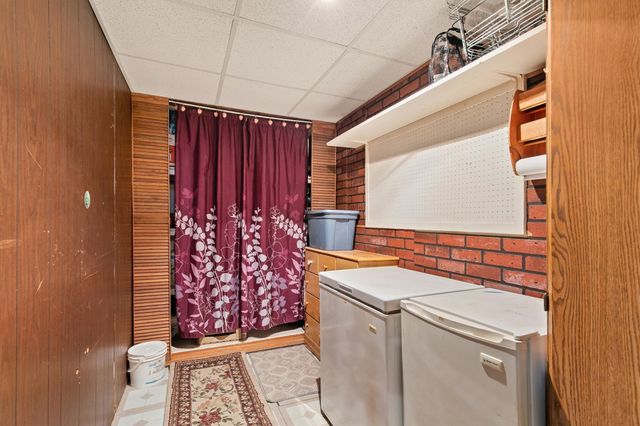 8401 Horton Avenue, Urbandale, IA 50322