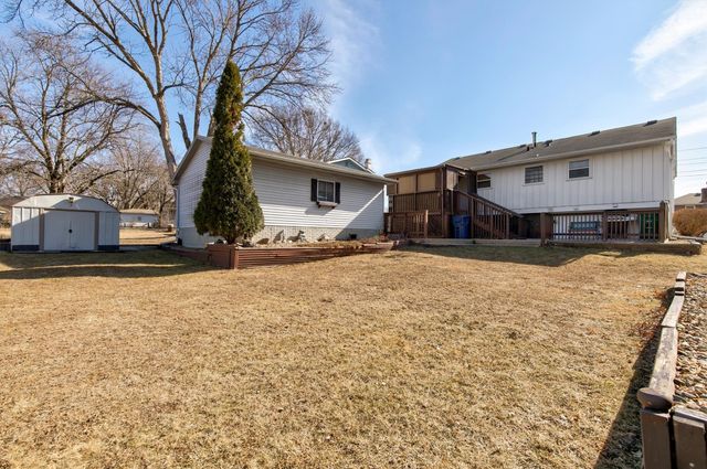 8401 Horton Avenue, Urbandale, IA 50322