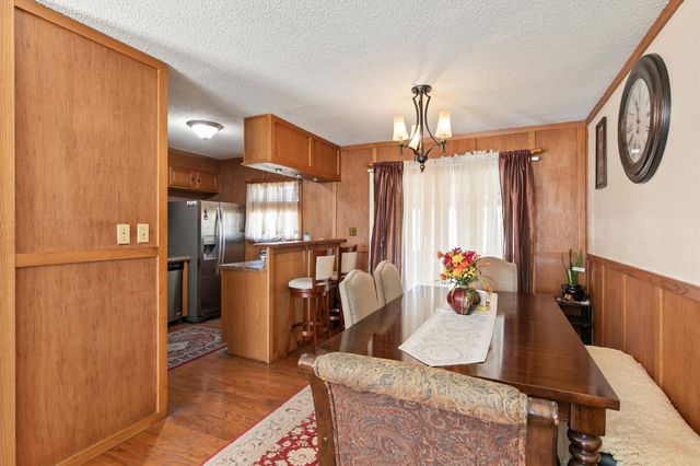 8401 Horton Avenue, Urbandale, IA 50322