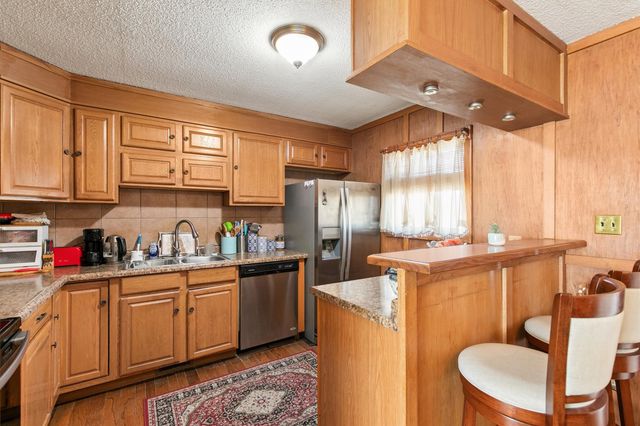 8401 Horton Avenue, Urbandale, IA 50322